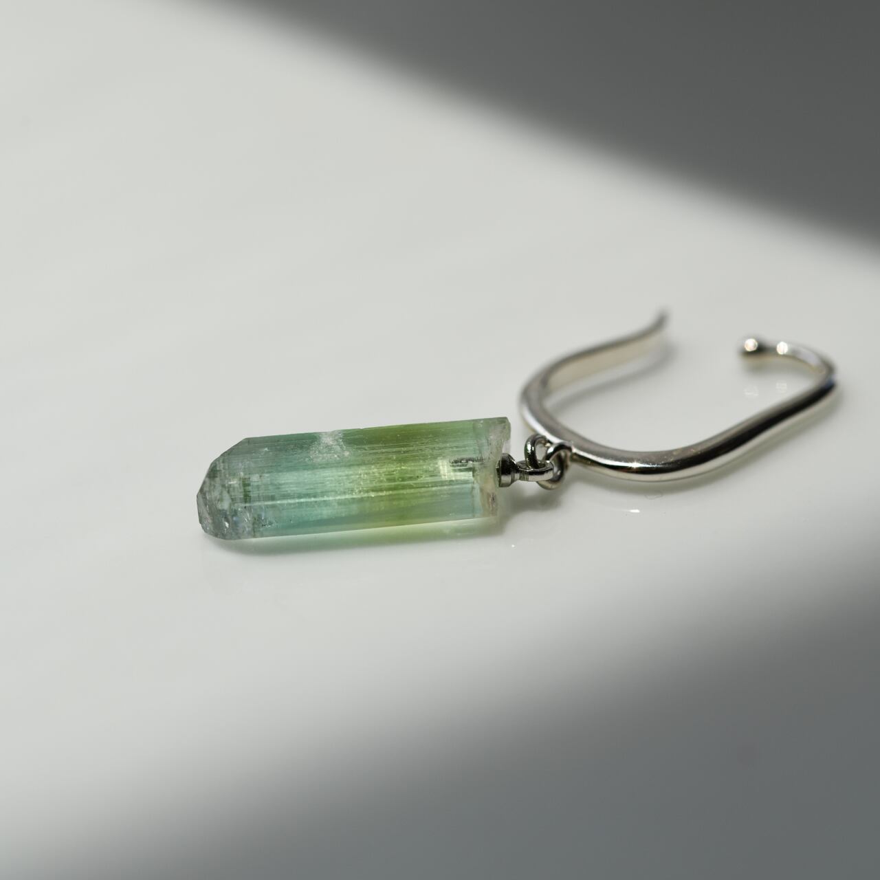 [One of a kind] Tourmaline Raw Stone Sterling Silver Ear Cuff | Handmade Natural Stone Jewelry [Tourmalin Fest]