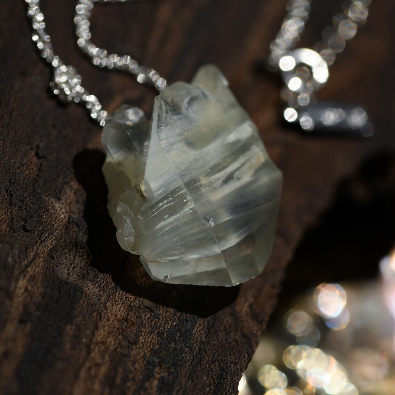 [One of a kind] Farden Quartz Raw Stone Sterling Silver Necklace | Handmade Natural Stone Jewelry [Raindrop Collection]