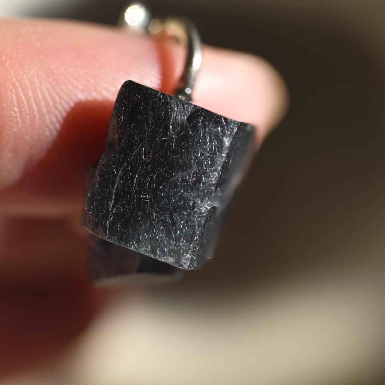 [One of a kind] Fluorite Raw Stone Sterling Silver Ear Cuff | Handmade Natural Stone Jewelry [Black Majic Collection]