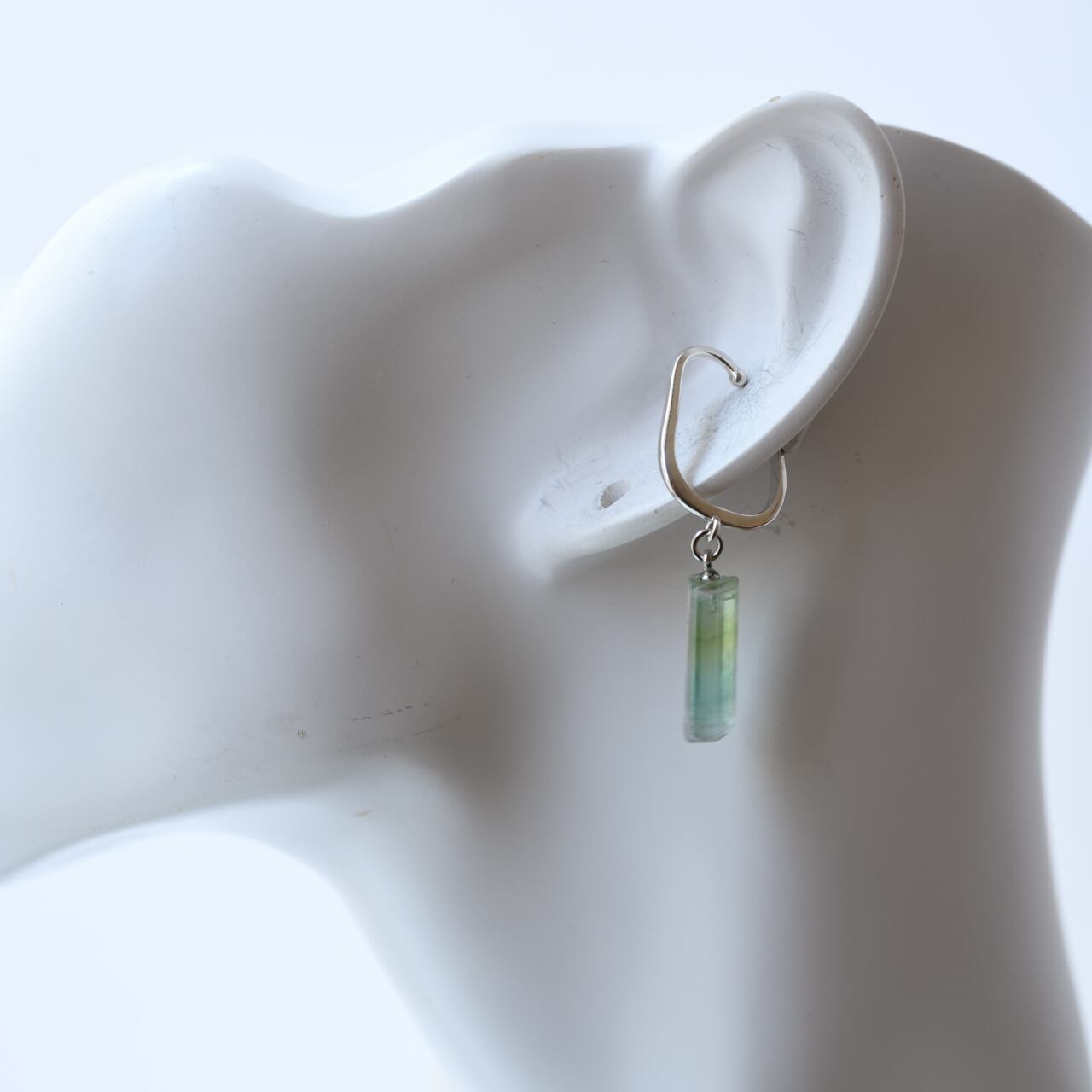 [One of a kind] Tourmaline Raw Stone Sterling Silver Ear Cuff | Handmade Natural Stone Jewelry [Tourmalin Fest]