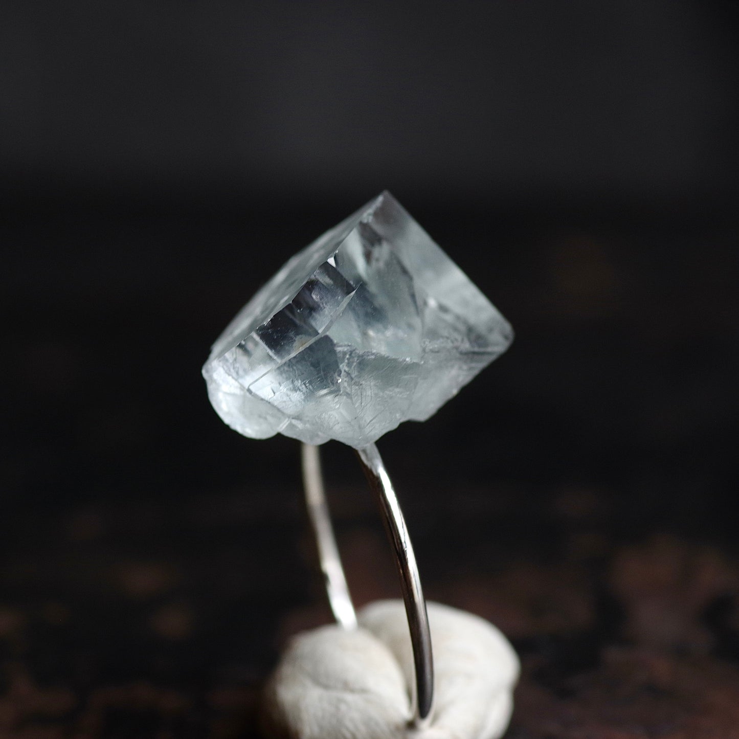 [One of a kind] Fluorite Raw Stone Ring | Handmade Natural Stone Jewelry [Silent Crystal Collection]