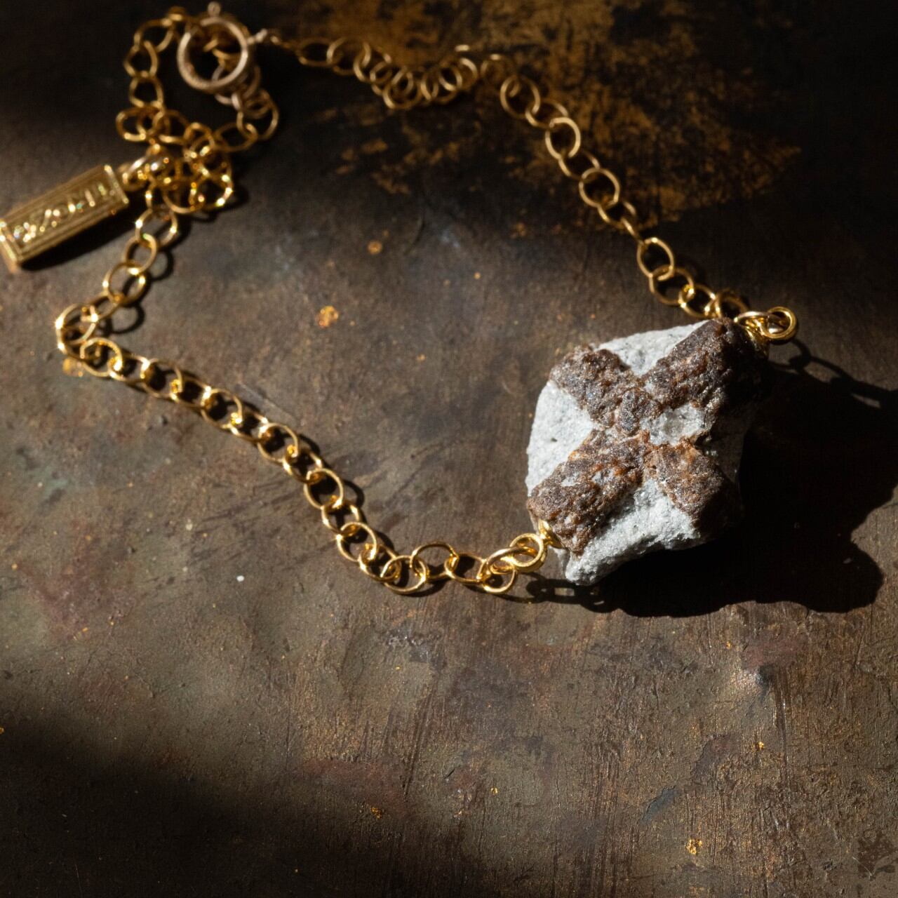 [One of a kind] Staurolite Raw Stone 14kgf Chain Bracelet | Handmade Natural Stone Jewelry [Blood Moon Collection]