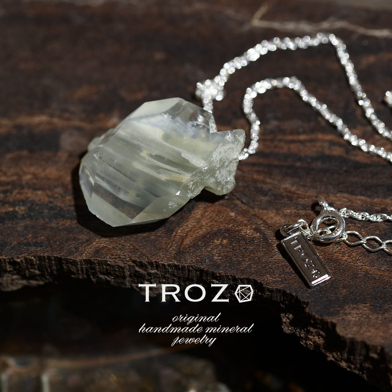 [One of a kind] Farden Quartz Raw Stone Sterling Silver Necklace | Handmade Natural Stone Jewelry [Raindrop Collection]