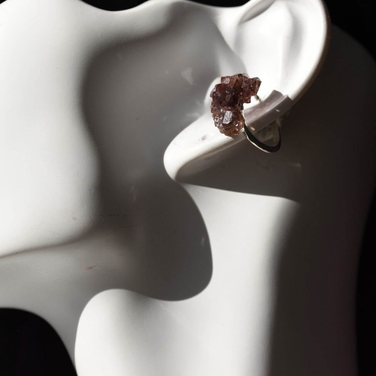 [One of a kind] Amethyst Raw Stone Sterling Silver Ear Cuff | Handmade Natural Stone Jewelry [Dark Heroine Collection]