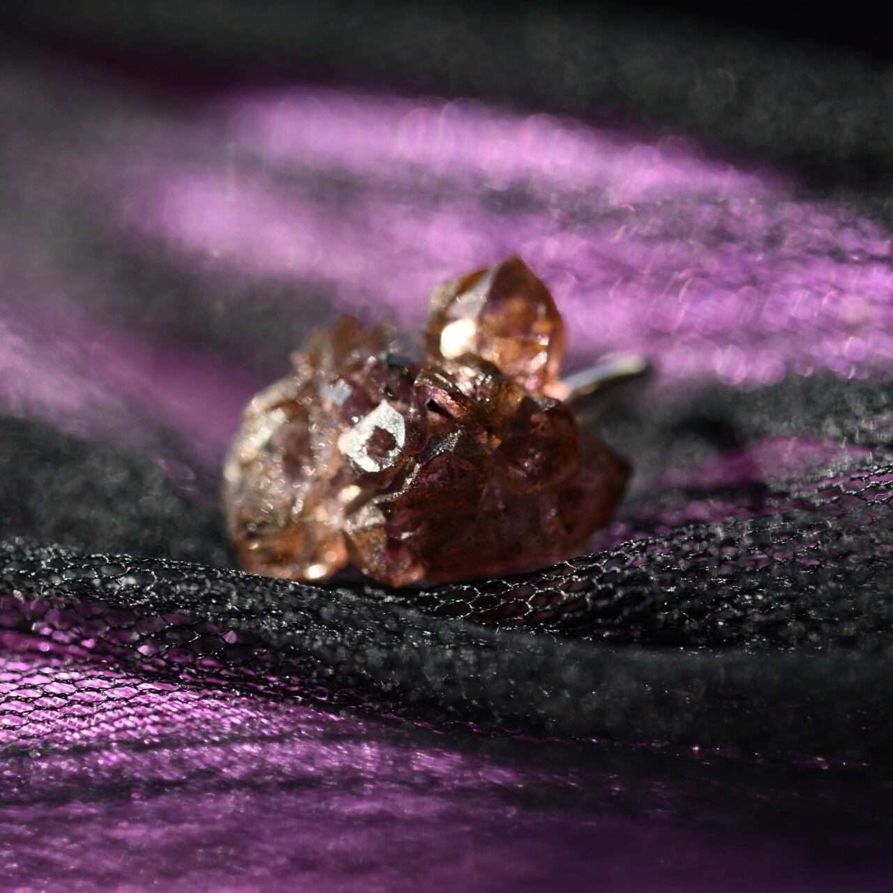 [One of a kind] Amethyst Raw Stone Sterling Silver Ear Cuff | Handmade Natural Stone Jewelry [Dark Heroine Collection]