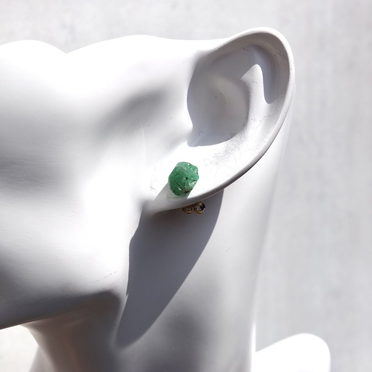 [One of a kind] Emerald Raw Stone 14KGF Earrings | Handmade Natural Stone Jewelry [Emerald Song Collection]