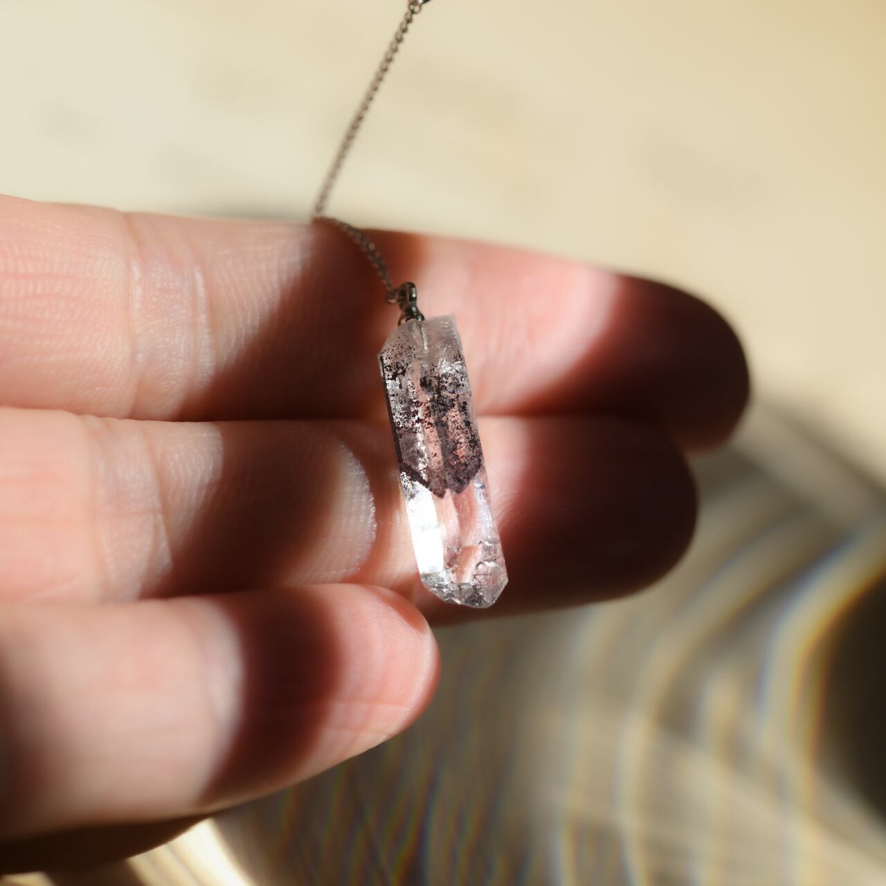 [One of a kind] Hematite in Quartz Raw Stone Sterling Silver Ear Cuff | Handmade Natural Stone Jewelry [Black Majic Collection]