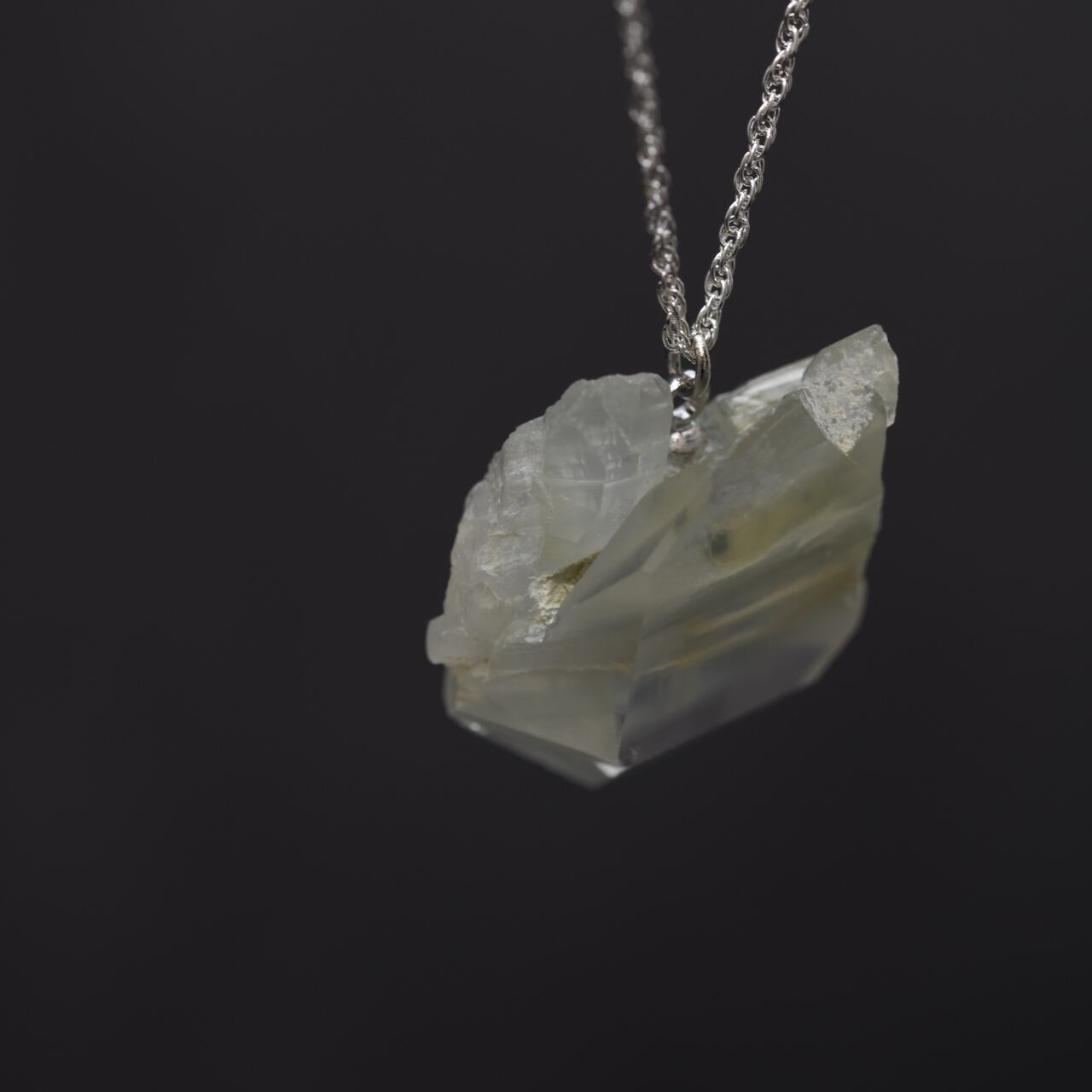 [One of a kind] Farden Quartz Raw Stone Sterling Silver Necklace | Handmade Natural Stone Jewelry [Raindrop Collection]