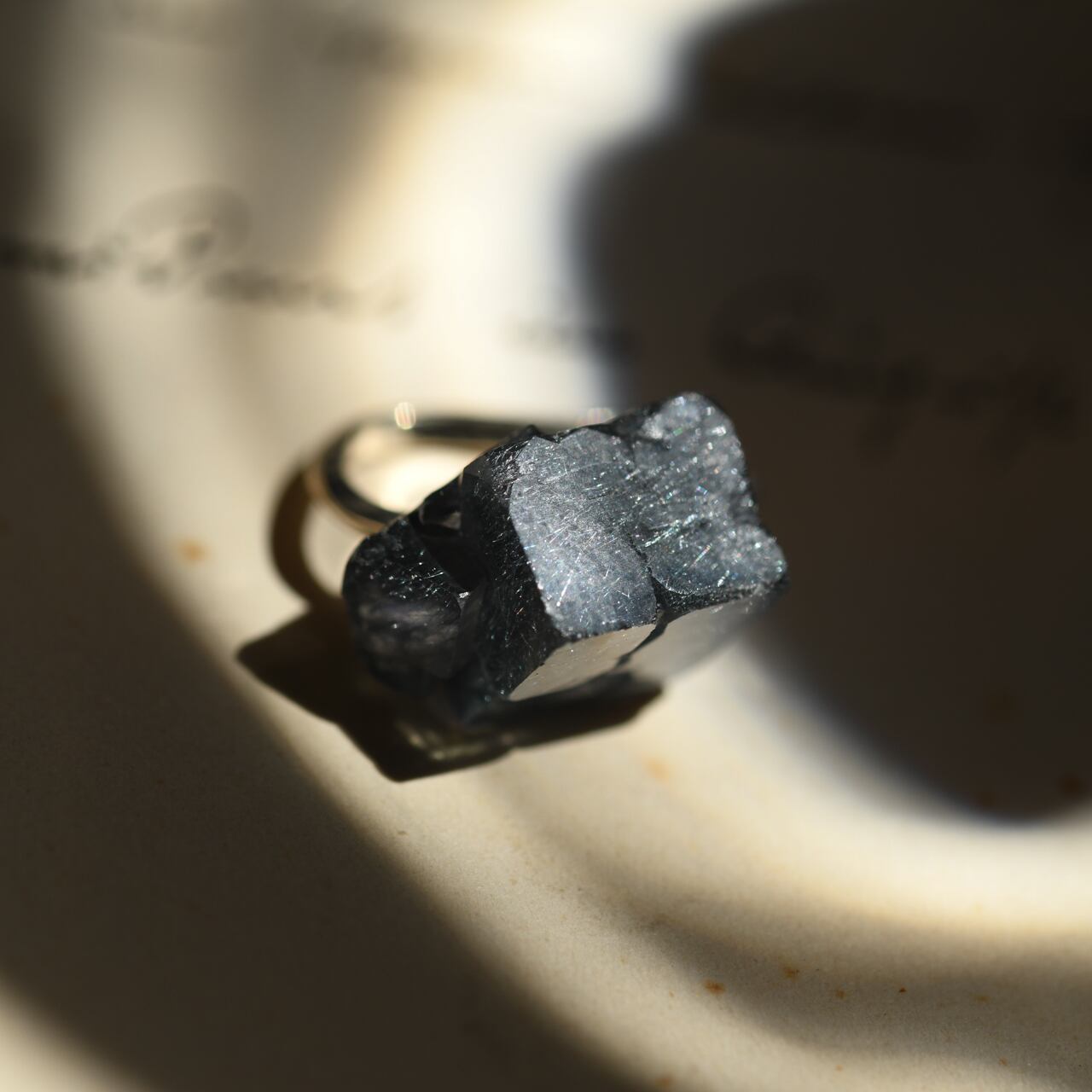 [One of a kind] Fluorite Raw Stone Sterling Silver Ear Cuff | Handmade Natural Stone Jewelry [Black Majic Collection]