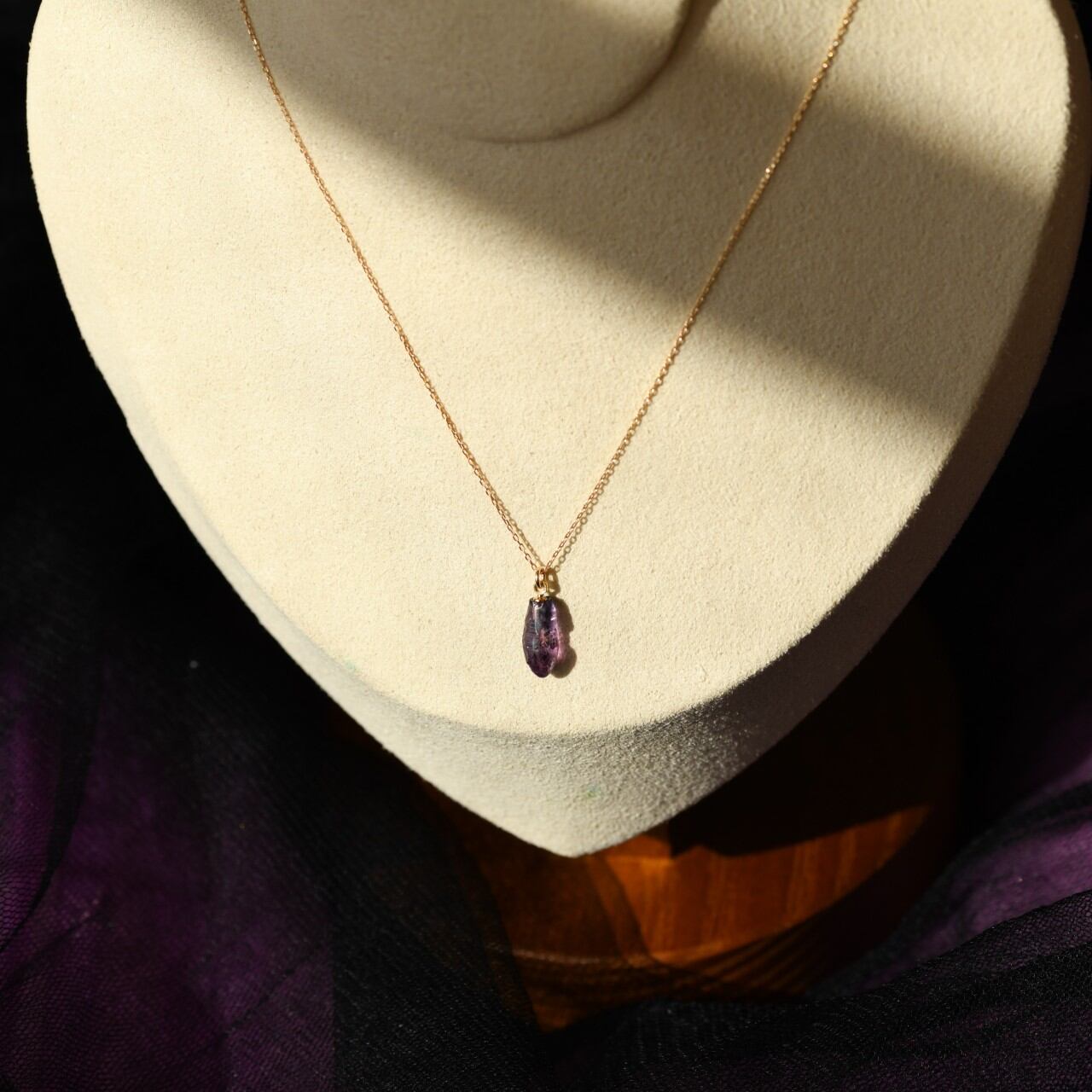 [One of a kind] Sapphire Raw Stone 18K Necklace | Handmade Natural Stone Jewelry [Dark Heroine Collection]