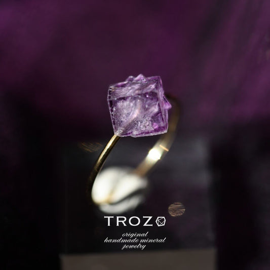 [One of a kind] Fluorite Raw Stone Ring | Handmade Natural Stone Jewelry [Dark Heroine Collection]