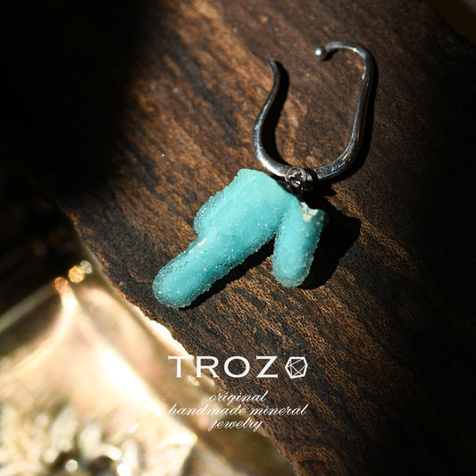 [One of a kind] Chrysocolla Raw Stone Sterling Silver Ear Cuff | Handmade Natural Stone Jewelry [Raindrop Collection]