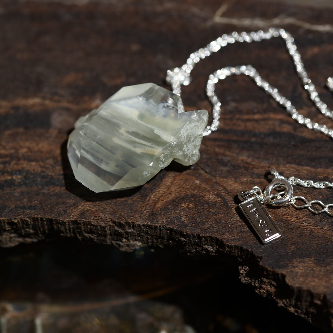 [One of a kind] Farden Quartz Raw Stone Sterling Silver Necklace | Handmade Natural Stone Jewelry [Raindrop Collection]